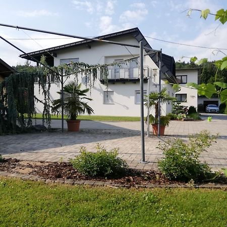 Gemuetliche Wohnung In Velden! Velden am Woerthersee Exterior photo
